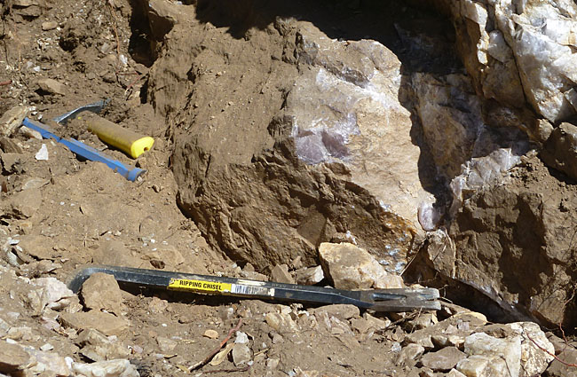 Larry found a nice vein of lavender quartz.