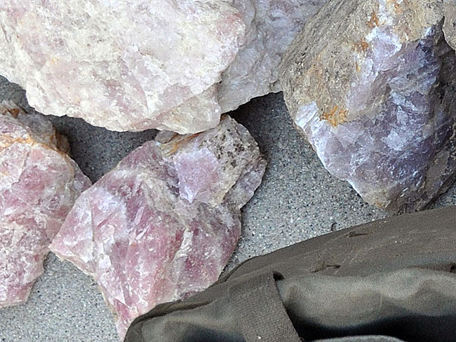 Nice pink and lavendar quartz comparison.