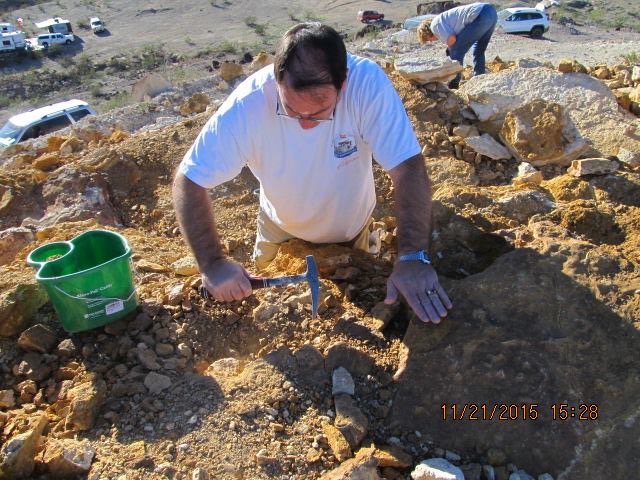 Ron trying to dig out some of that green onyx.